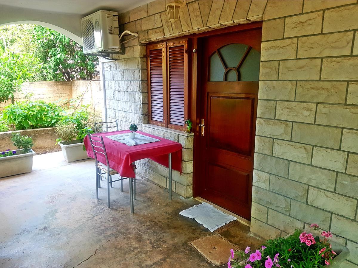 Apartments 1000 Flowers Stari Grad  Dış mekan fotoğraf